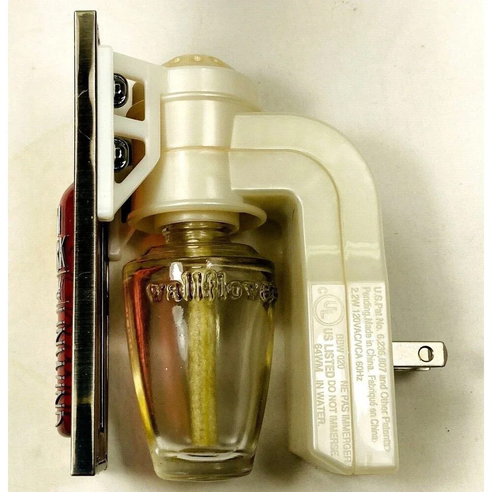 Wallflowers Plug In Red Wine Bottle Nightlight Bath & Body Works Uncork Unwind
